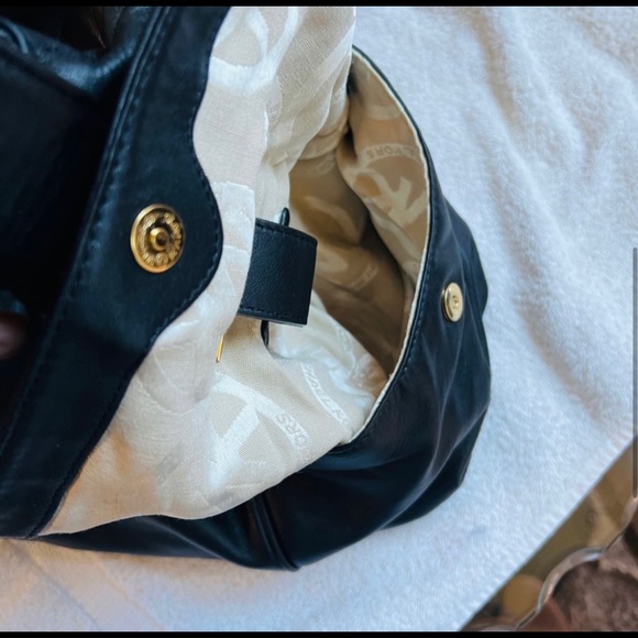 Black and Gold Michael Kors Purse - Picture 7 of 9